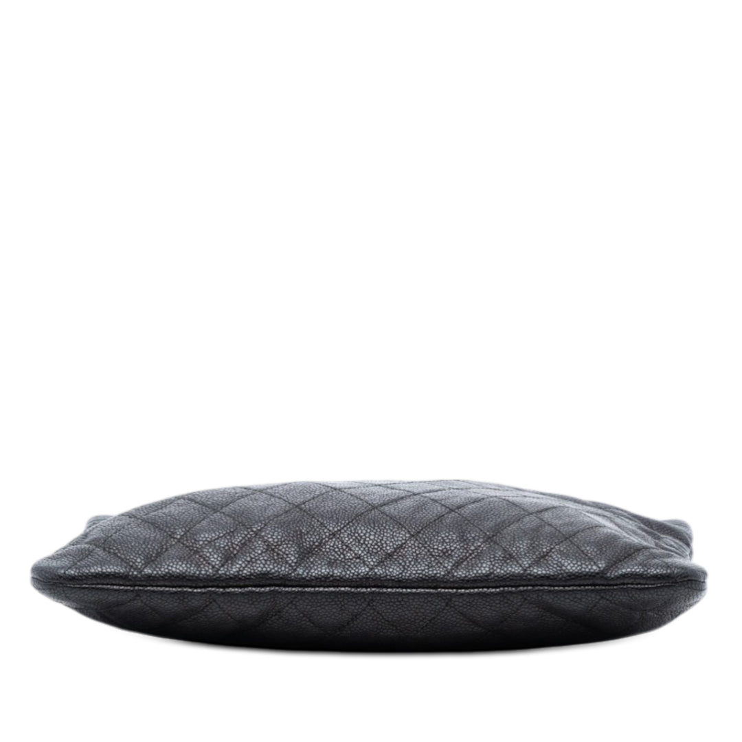Chanel Matelassé Boy O Étui Pochette Moyen Cuir caviar