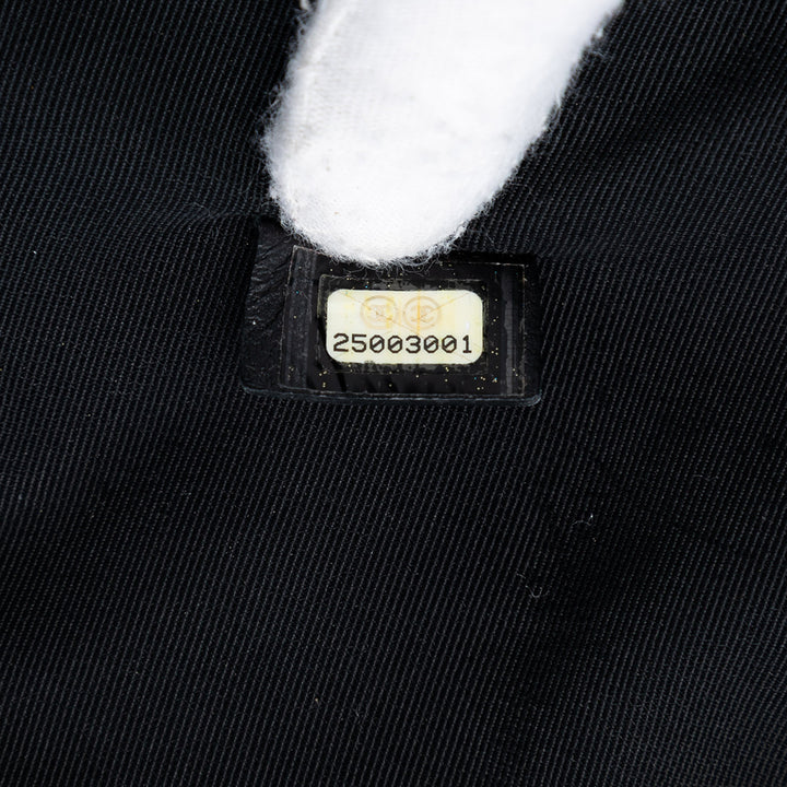 Chanel Matelassé Boy O Étui Pochette Moyen Cuir caviar