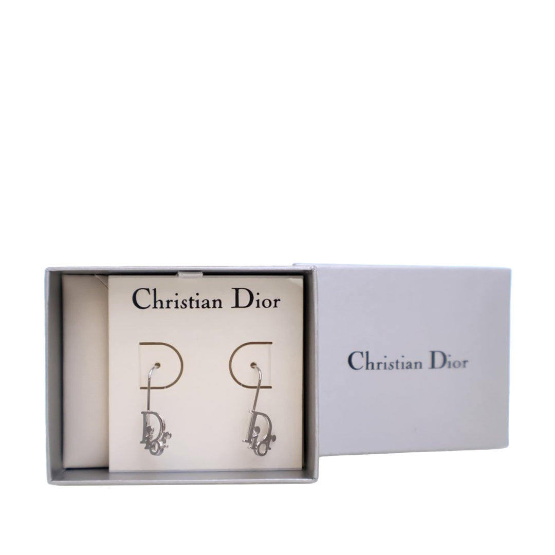 Dior Boucles d'oreilles Palladium Logo pendantes plaqué palladium – vue 8 – GABY PARIS