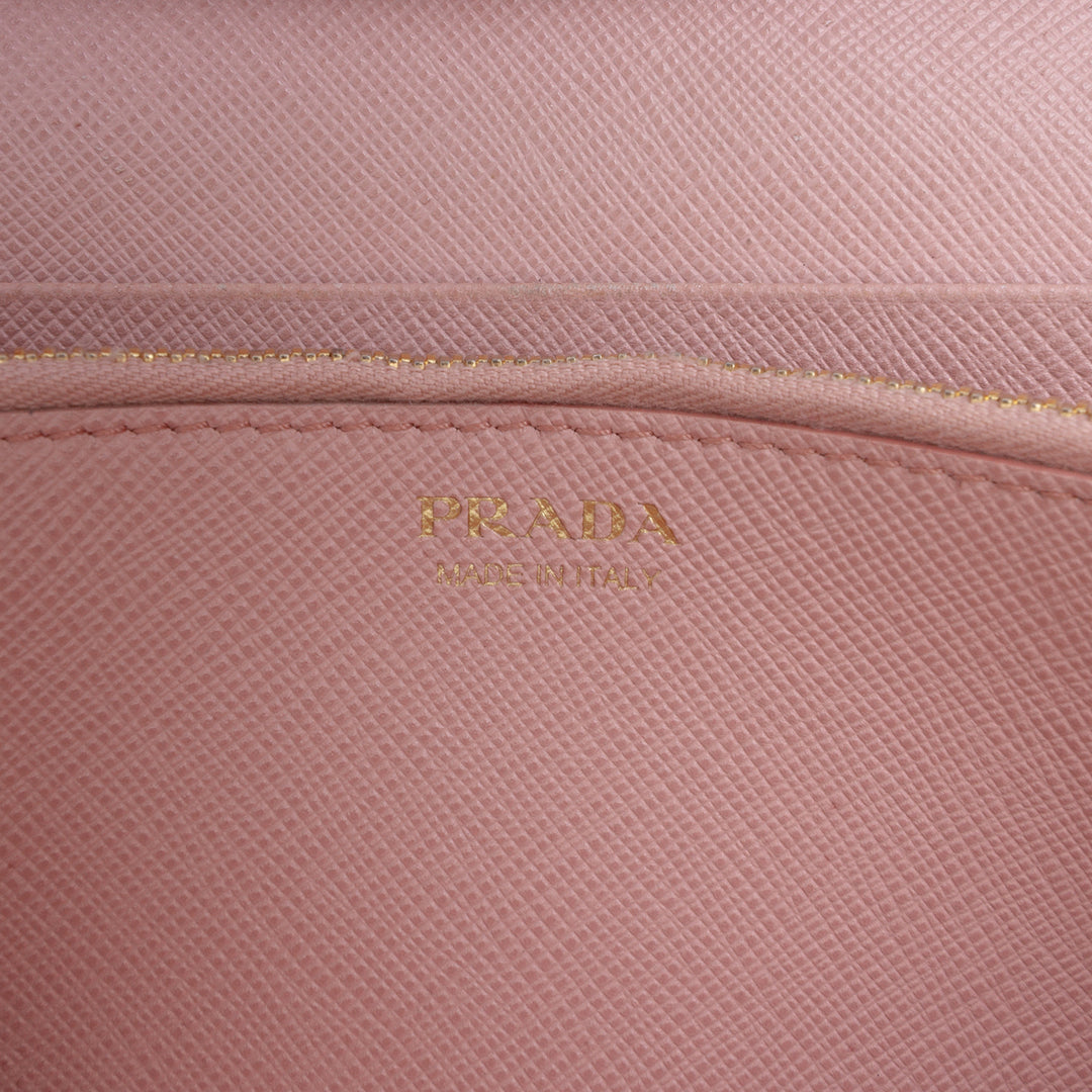 Prada Continental à rabat Portefeuille Cuir Saffiano