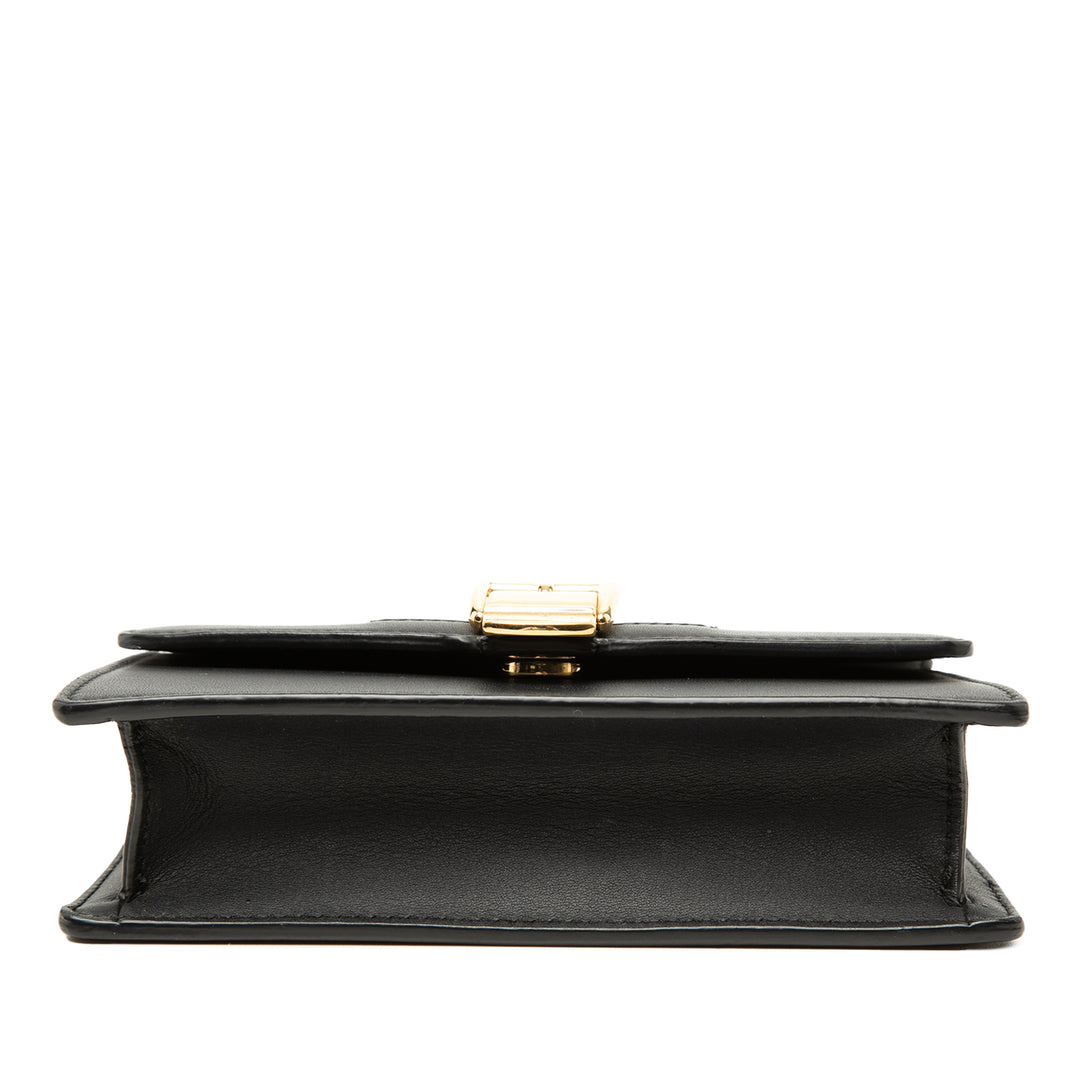 Gucci Super Mini Cuir de veau Web Sylvie Chain Sac porté croisé