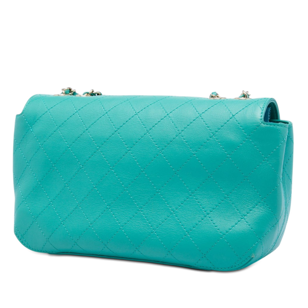 Chanel Medium Surpiqué Cuir de veau Covered CC à rabat