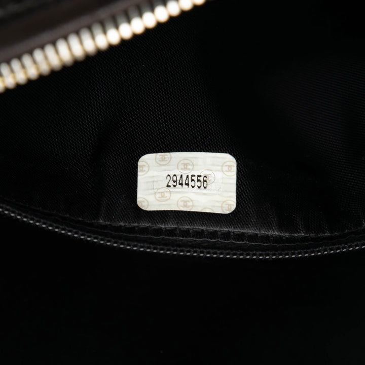 Chanel CC Matelassé Cuir d’agneau Pompon Sac caméra