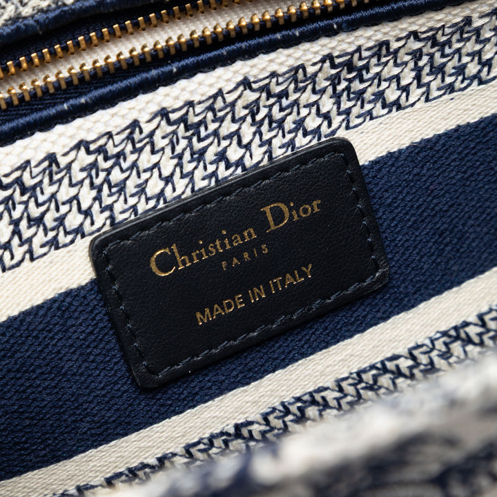 Dior Medium brodé Toile Toile de Jouy Lady D Lite