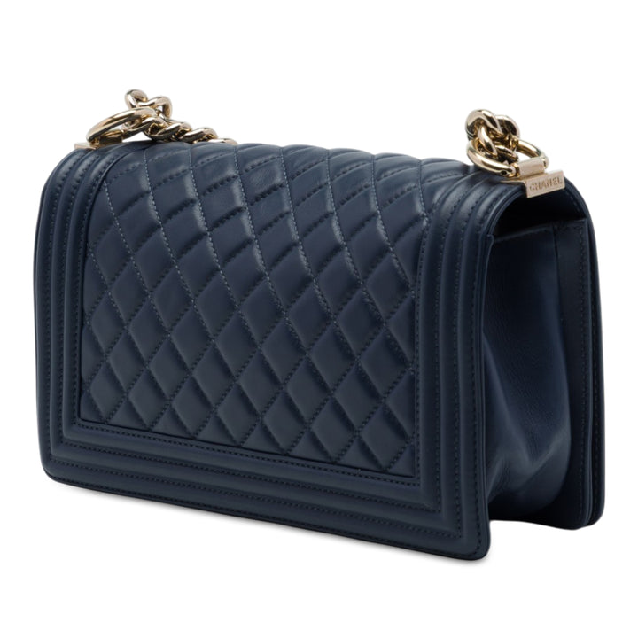 Chanel Matelassé Boy à rabat Moyen Cuir d'agneau Bleu