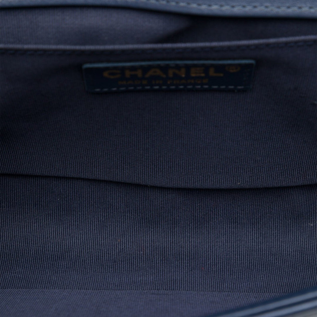 Chanel Matelassé Boy à rabat Moyen Cuir d'agneau Bleu