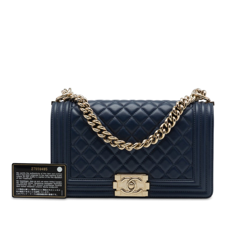 Chanel Matelassé Boy à rabat Moyen Cuir d'agneau Bleu