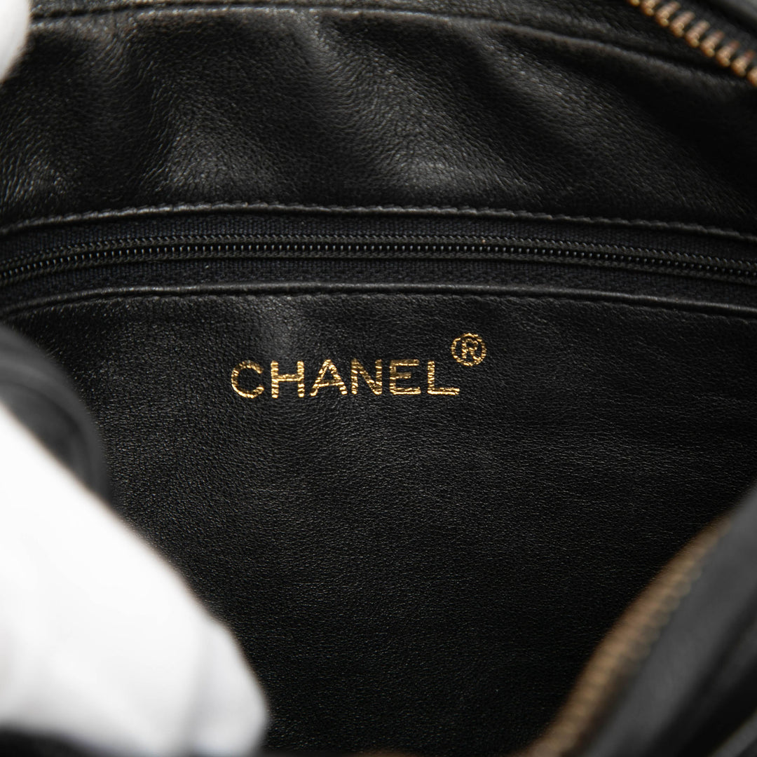 Chanel CC Matelassé Cuir d’agneau Pompon Sac caméra