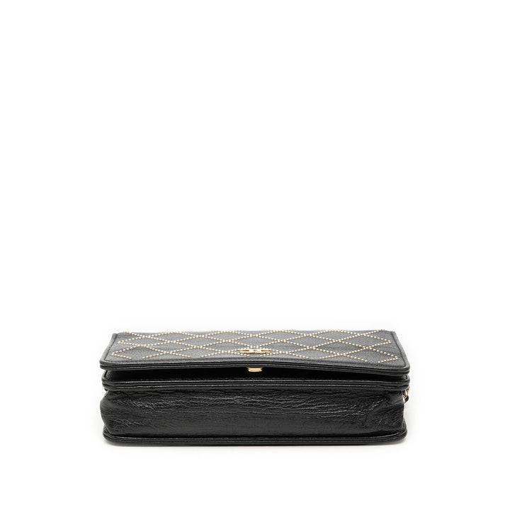 Chanel CC clouté Cuir d’agneau Cristal Wallet on Chain