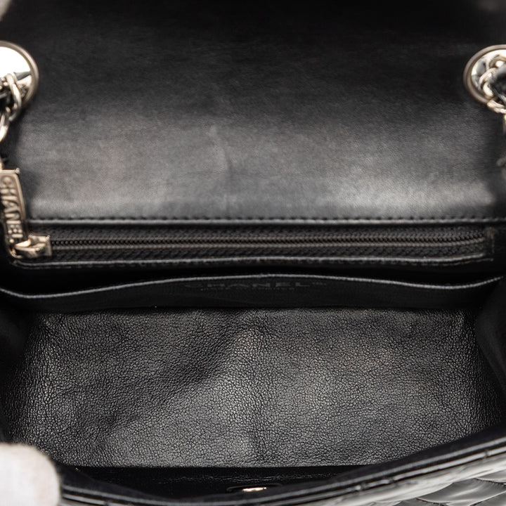 Chanel Mini Square Classic Cuir verni Simple rabat