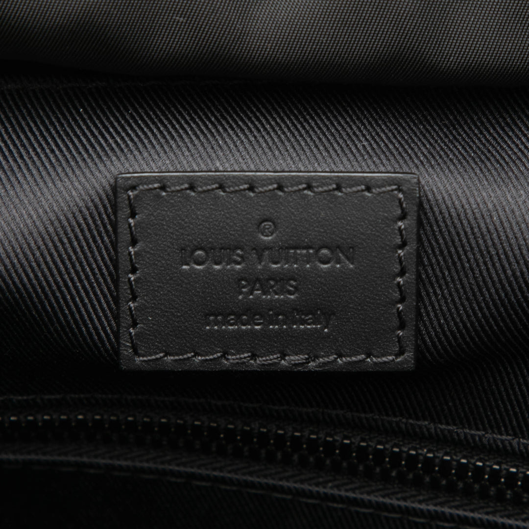 Louis Vuitton Monogram Shadow Discovery Sac à dos