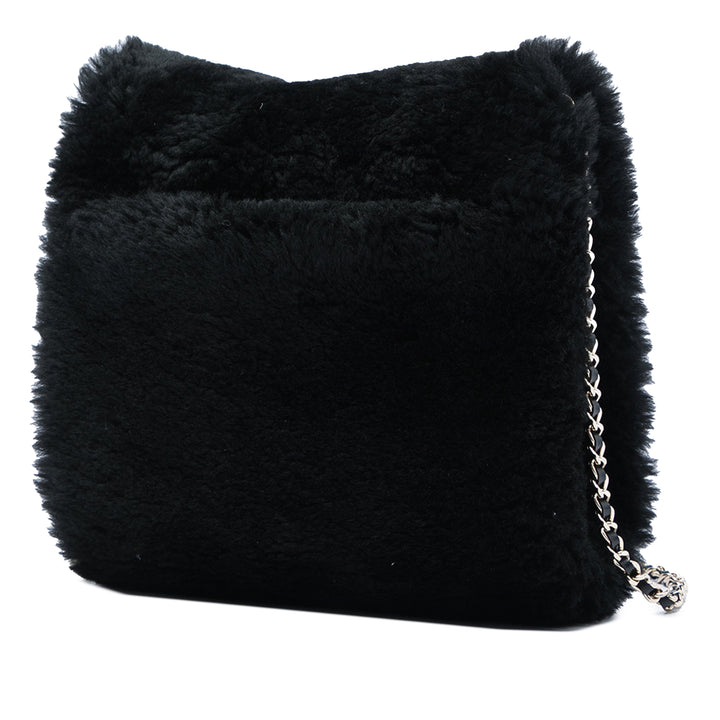Chanel CC Shearling Muff Sac Matière naturelle