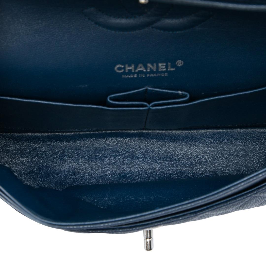 Chanel Classic Double rabat Moyen Cuir caviar Bleu – vue 4 – GABY PARIS