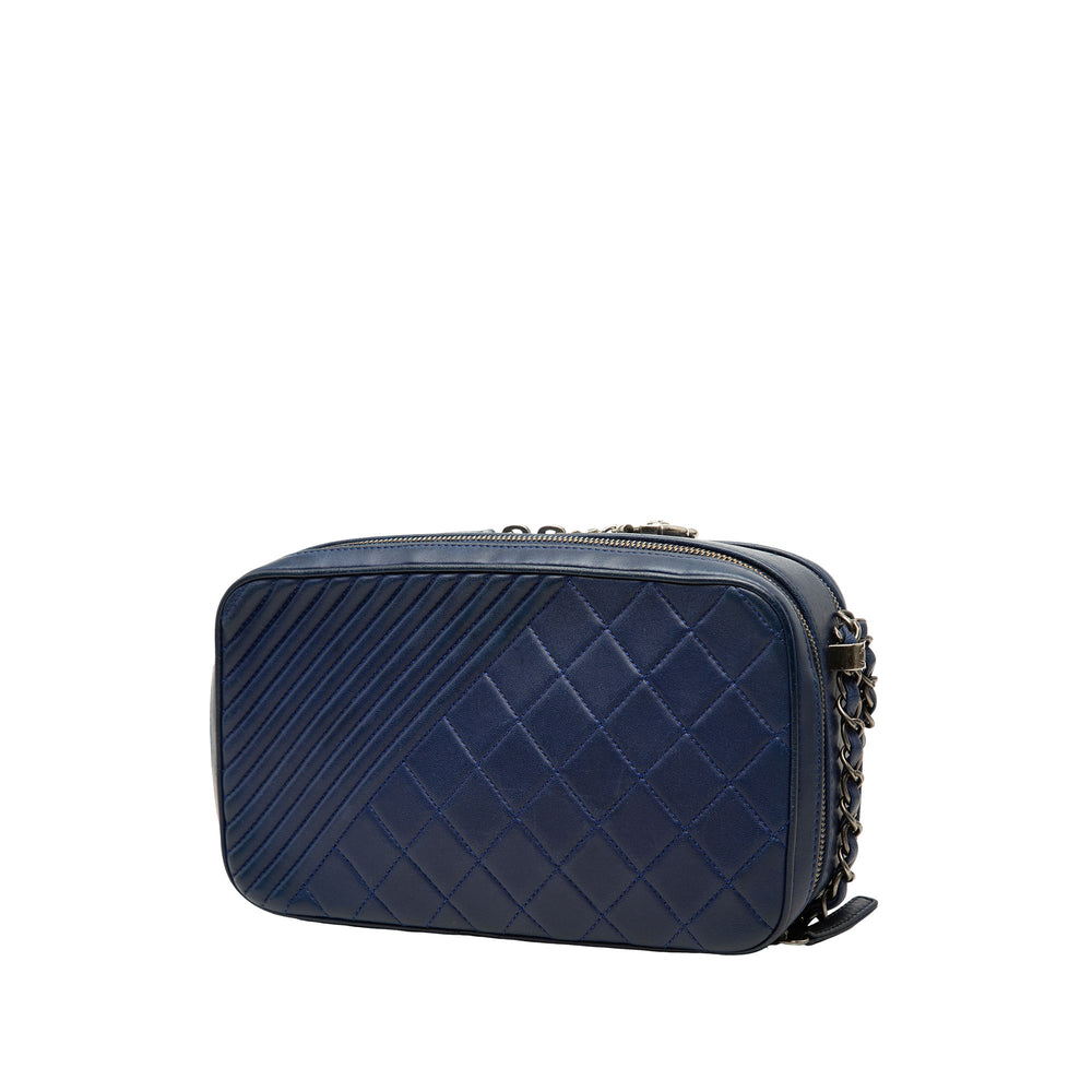 Chanel Sac caméra Matelassé Coco Boy Grand Cuir d'agneau Bleu – vue 2 – GABY PARIS