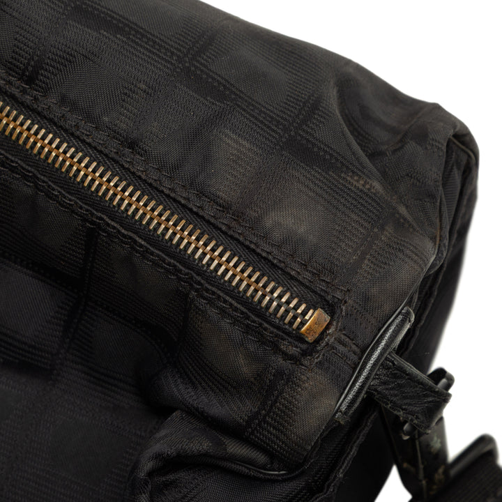 Chanel New Travel Line Barrel Sac Noir – vue 9 – GABY PARIS
