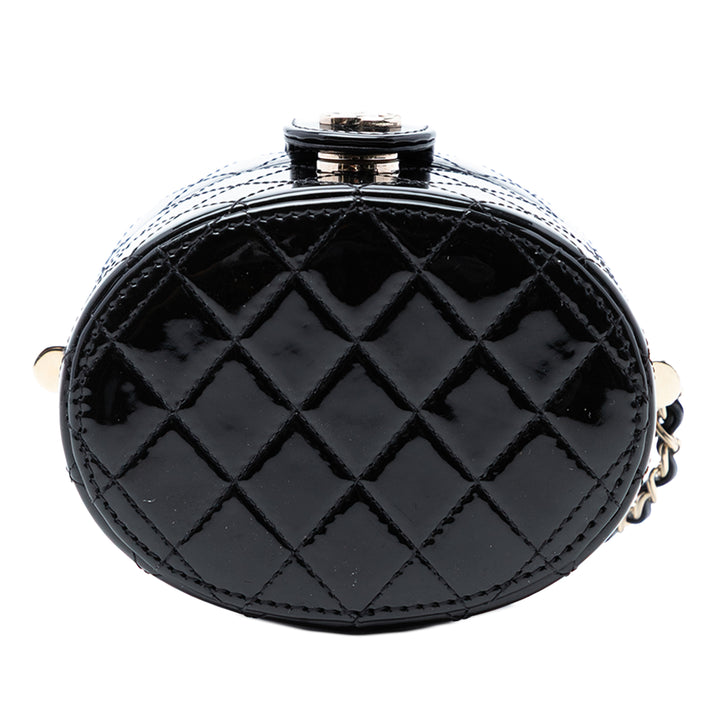 Chanel CC Matelassé Cuir verni Vanity avec chaîne