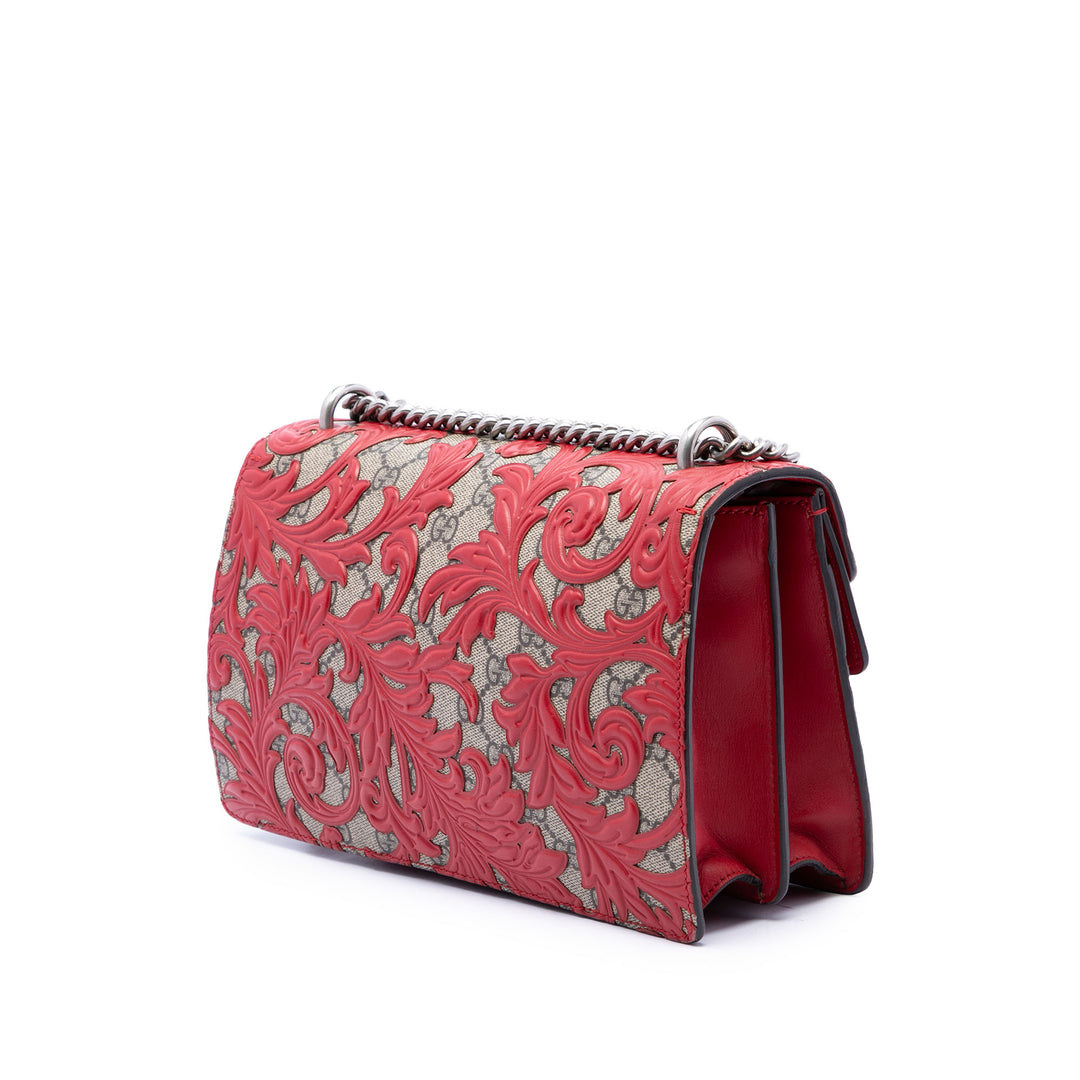 Gucci Arabesque Dionysus Sac Moyen GG Supreme Rouge – vue 2 – GABY PARIS