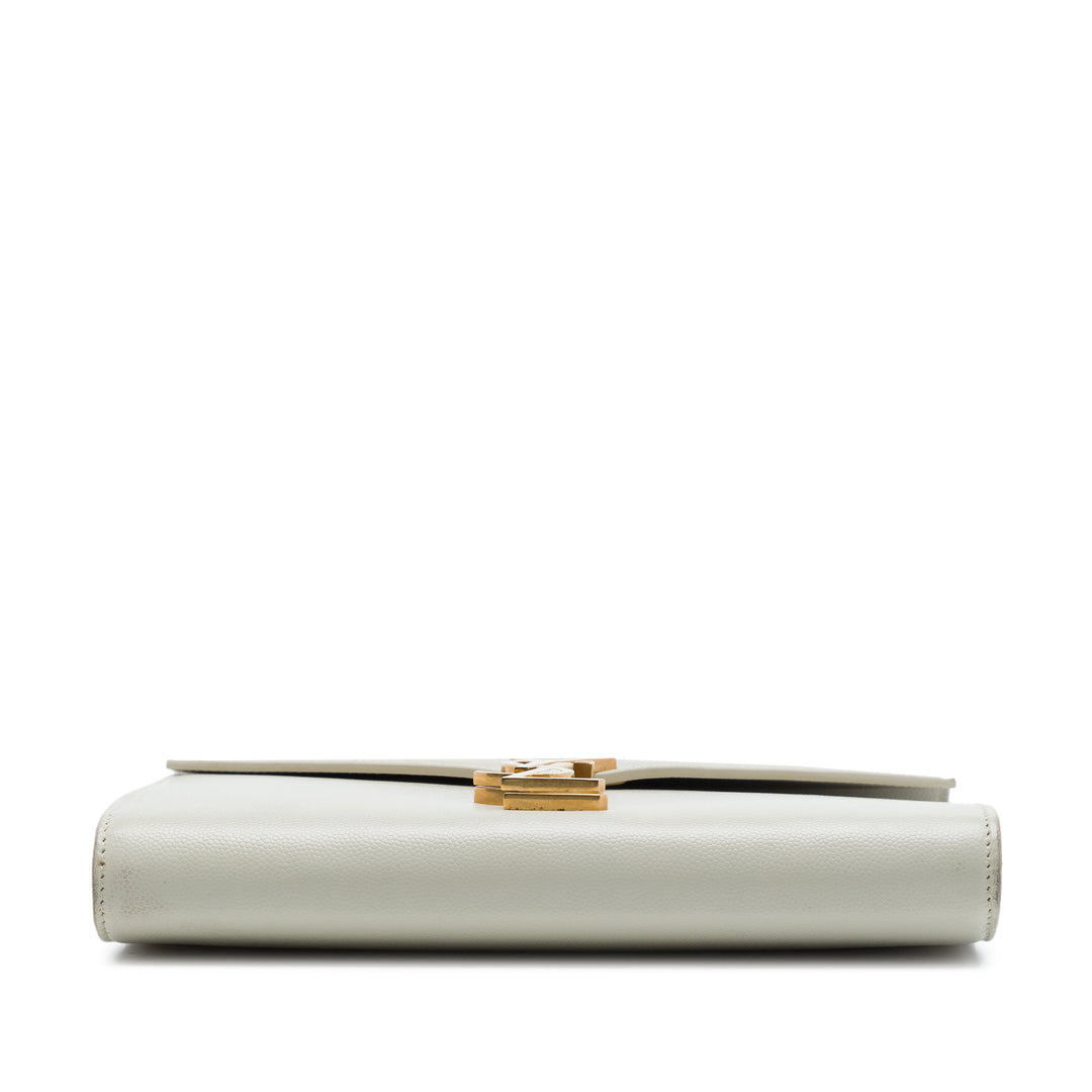 Saint Laurent Grain De Poudre Cassandra Chaîne Portefeuille Monogram Blanc – vue 3 – GABY PARIS