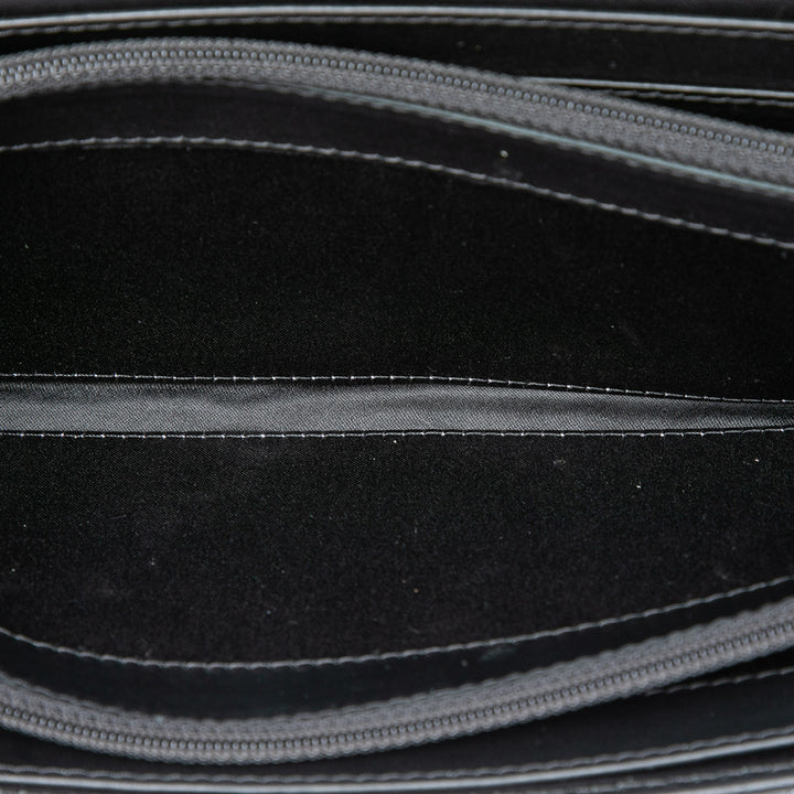 Chanel Matelassé Brilliant East West à rabat Pochette avec chaîne Cuir