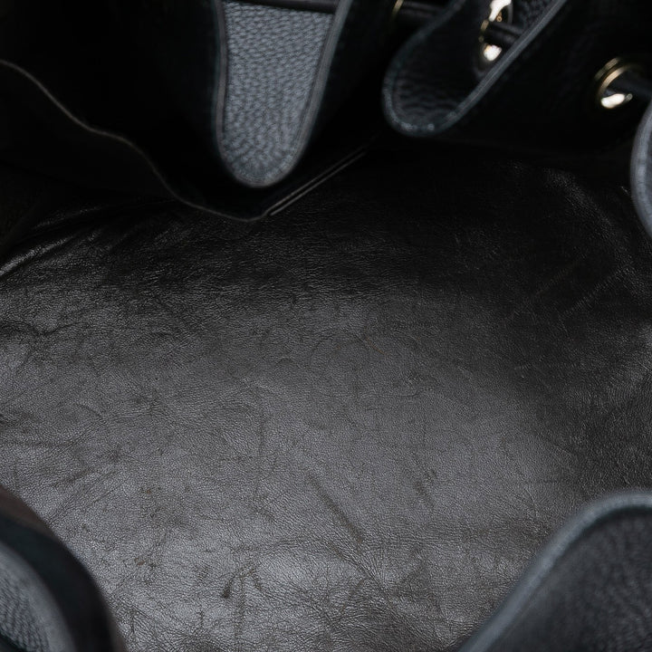 Gucci Pebbled Cuir de veau Miss Bamboo Pompon Bucket Sac