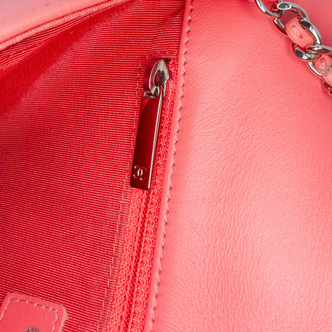 Chanel Crumpled Cuir de veau Bi Quilted Vintage Rabat intégral Rose – GABY PARIS Authentique