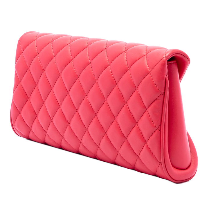 Chanel Matelassé Fold Up Again Pochette Cuir d'agneau Rose – vue 2 – GABY PARIS