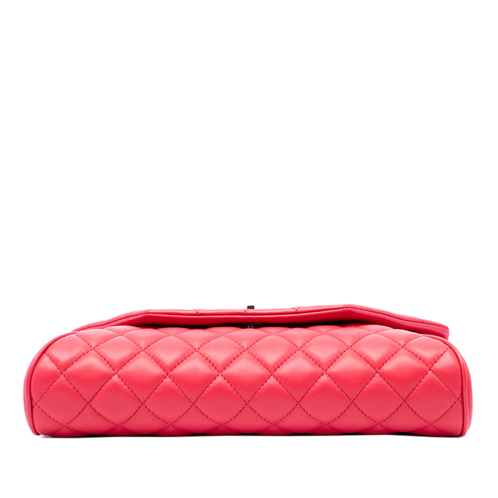 Chanel Matelassé Fold Up Again Pochette Cuir d'agneau Rose – vue 3 – GABY PARIS