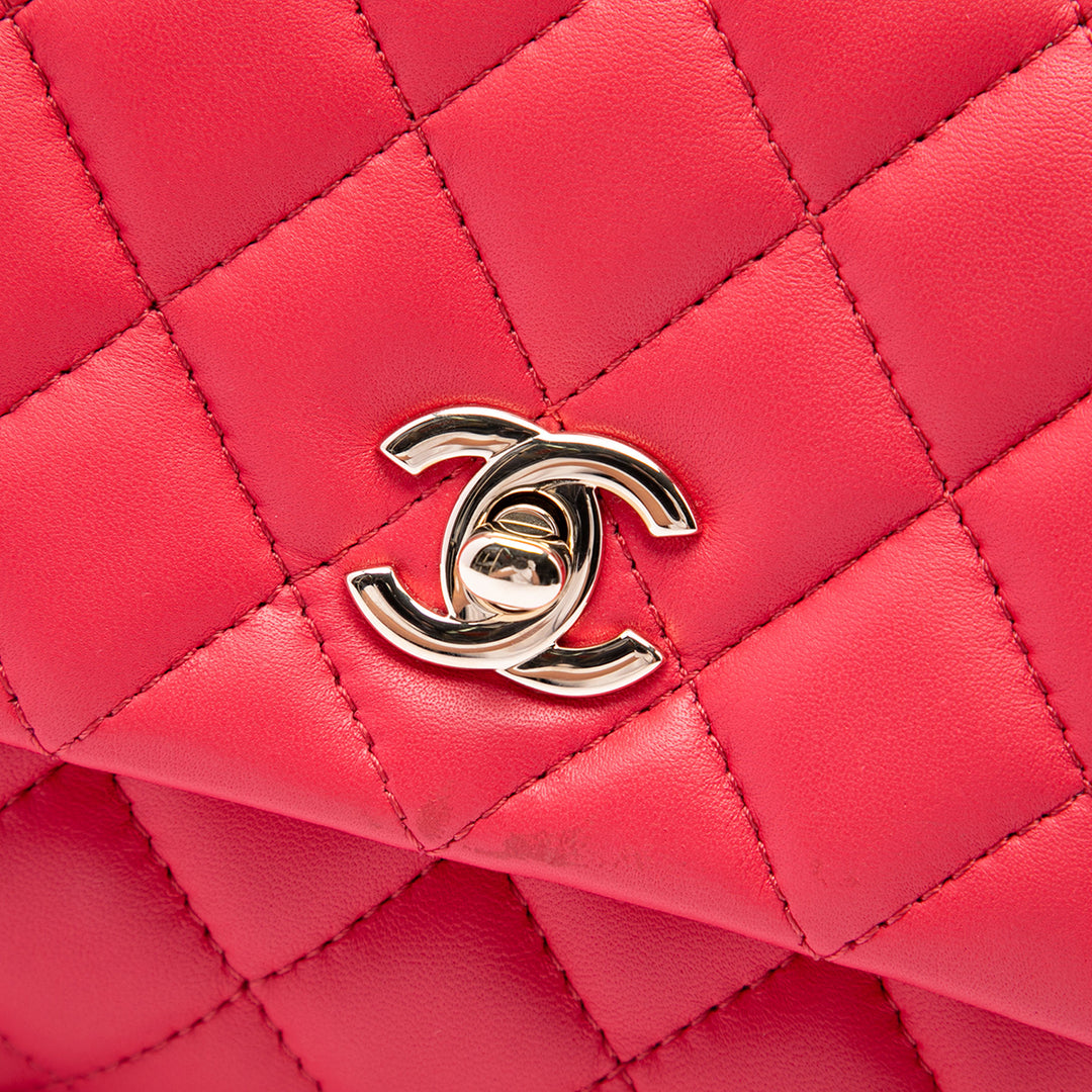Chanel Matelassé Fold Up Again Pochette Cuir d'agneau Rose – vue 5 – GABY PARIS