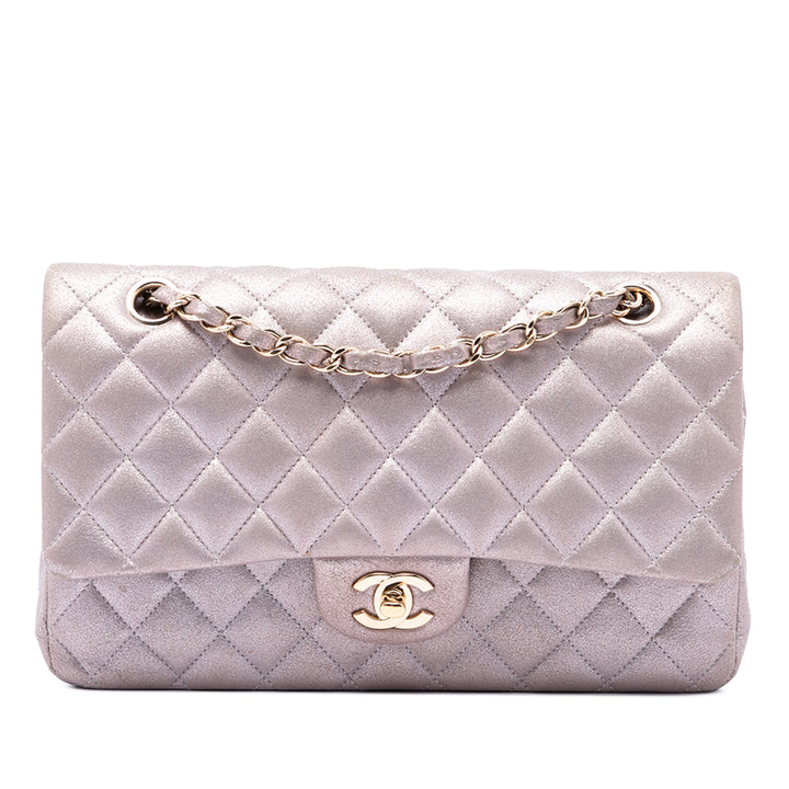 Chanel Classic Irisé Double rabat Moyen Cuir d'agneau Rose – vue principale – GABY PARIS