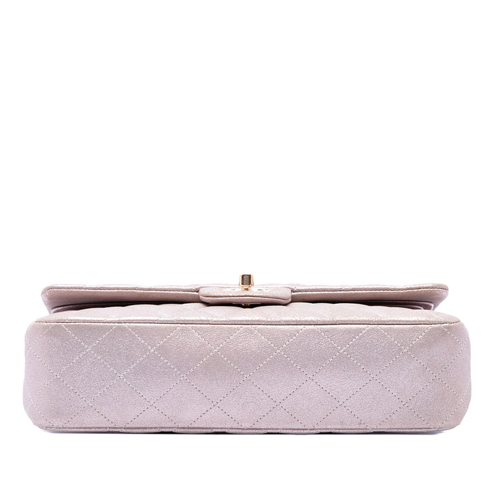 Chanel Classic Irisé Double rabat Moyen Cuir d'agneau Rose – vue 3 – GABY PARIS