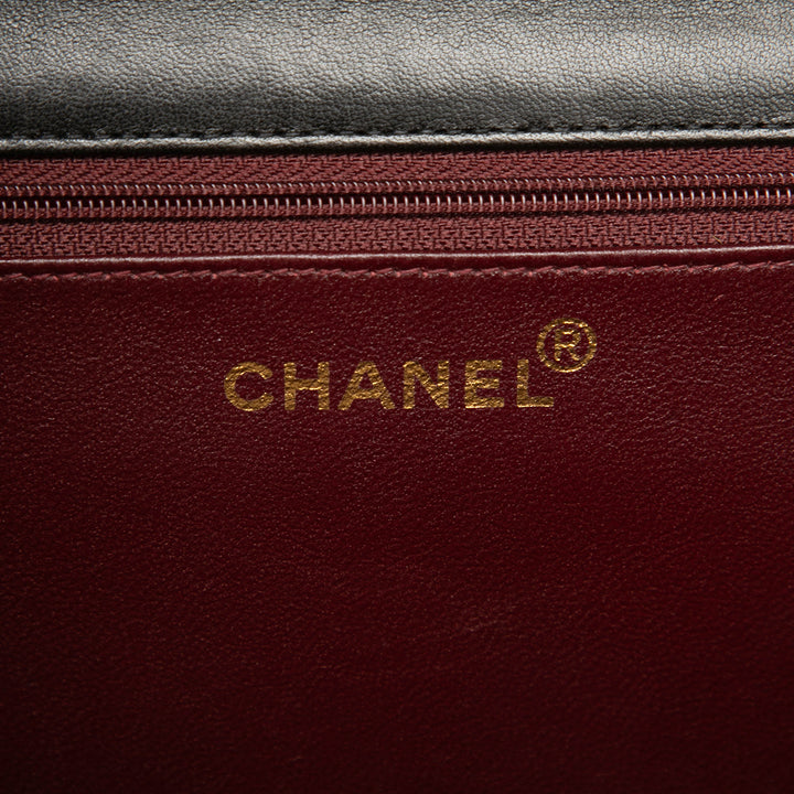 Chanel Medium CC Matelassé Cuir d’agneau Simple rabat
