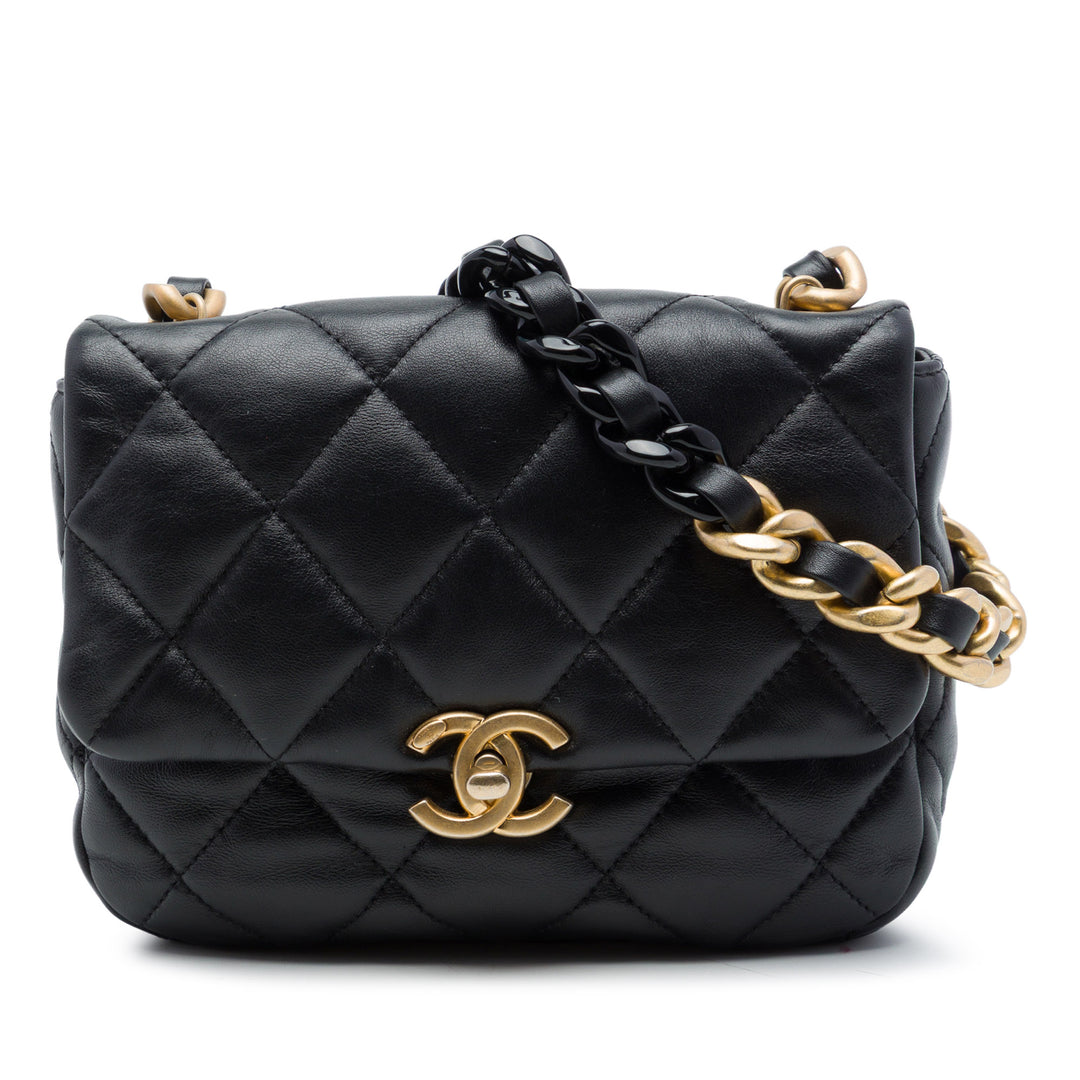 Chanel Sac bandoulière Matelassé Lacquered Chaîne à rabat Mini Cuir d'agneau Noir – vue principale – GABY PARIS