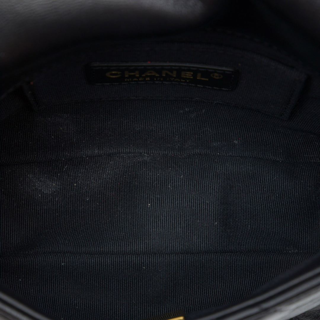 Chanel Sac bandoulière Matelassé Lacquered Chaîne à rabat Mini Cuir d'agneau Noir – vue 4 – GABY PARIS