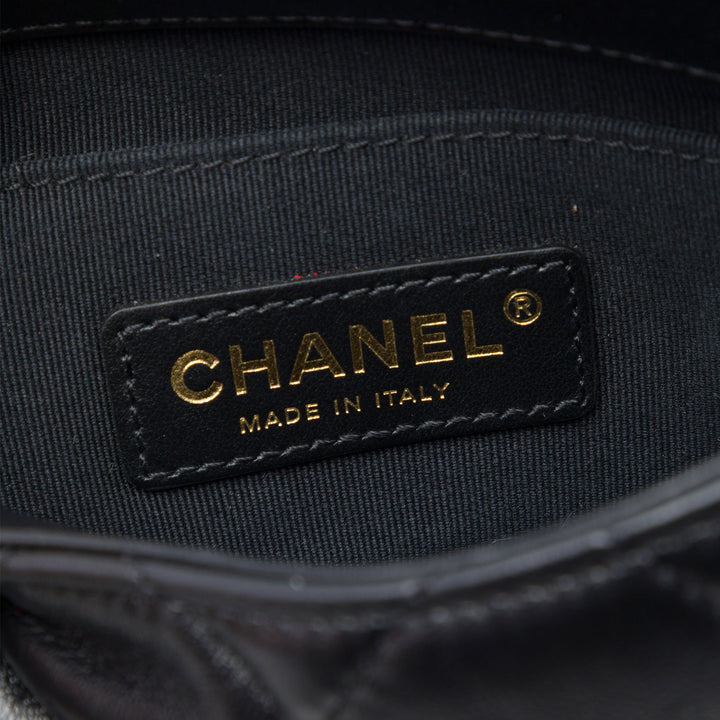 Chanel Sac bandoulière Matelassé Lacquered Chaîne à rabat Mini Cuir d'agneau Noir – vue 5 – GABY PARIS