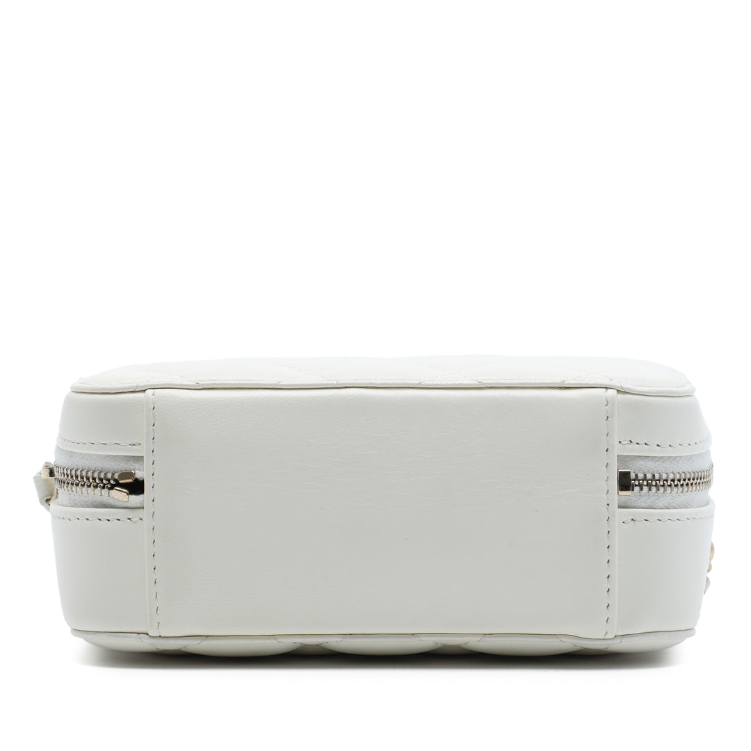 CC Matelassé Perle Crush Sac caméra Cuir d'agneau Blanc