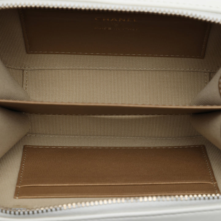 CC Matelassé Perle Crush Sac caméra Cuir d'agneau Blanc