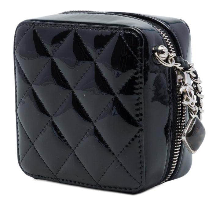 Chanel CC Matelassé Cuir verni Diamond Resin Pochette avec chaîne