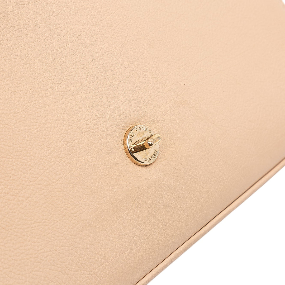 Chanel Medium Matelassé Cuir de veau Label Click à rabat