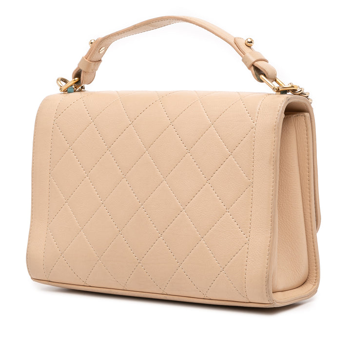 Chanel Medium Quilted Cuir de veau Label Click Flap Marron – GABY PARIS Authentique
