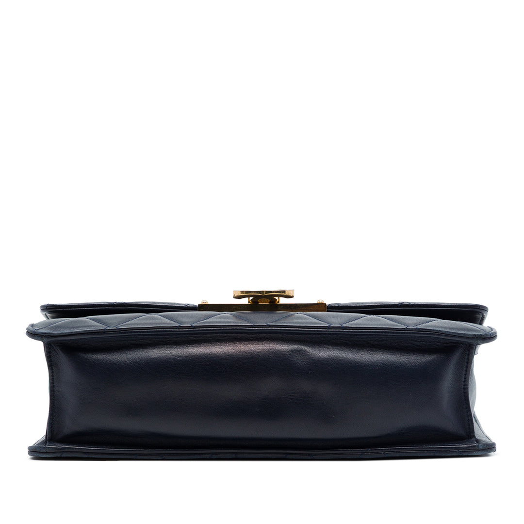 Chanel Matelassé Cuir d’agneau Golden Class à rabat