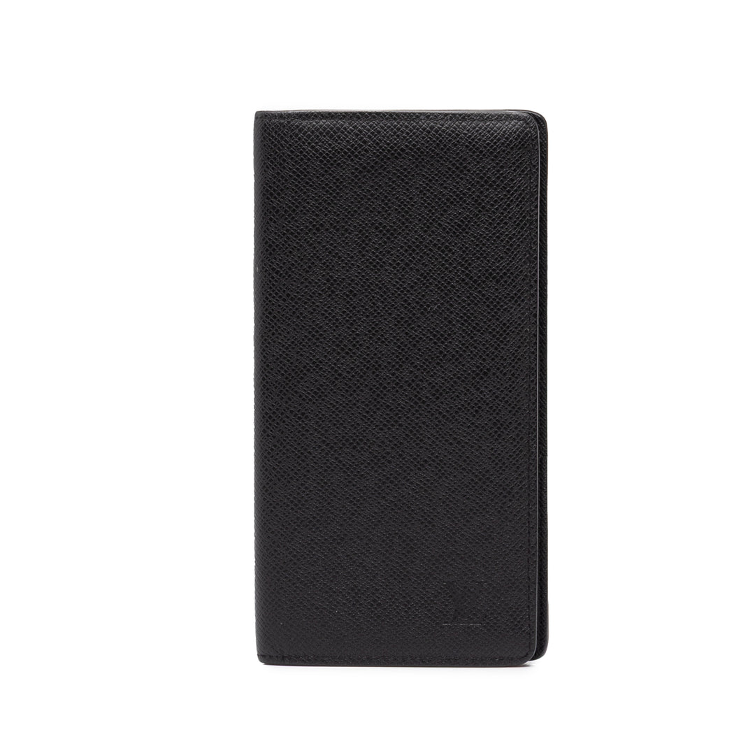 Louis Vuitton Taiga Portefeuille Brazza Deux volets Portefeuille long Noir – vue principale – GABY PARIS