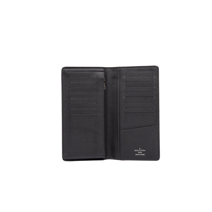 Louis Vuitton Taiga Portefeuille Brazza Deux volets Portefeuille long Noir – vue 4 – GABY PARIS