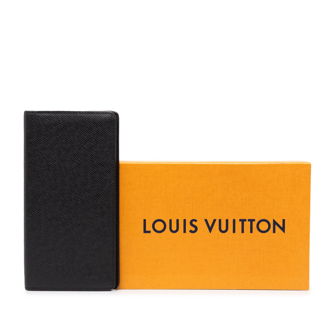 Louis Vuitton Taiga Portefeuille Brazza Deux volets Portefeuille long Noir – vue 8 – GABY PARIS