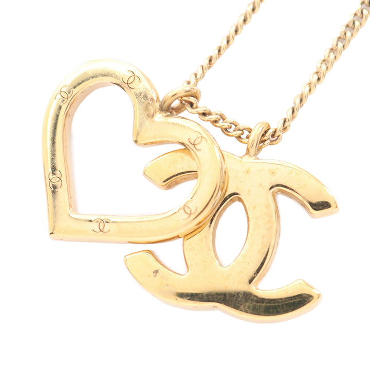 Chanel CC plaqué Heart Pendant Collier