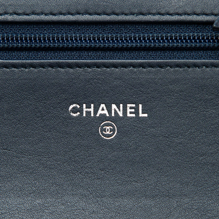 Chanel Deauville Wallet on Chain Jean Bleu – vue 5 – GABY PARIS