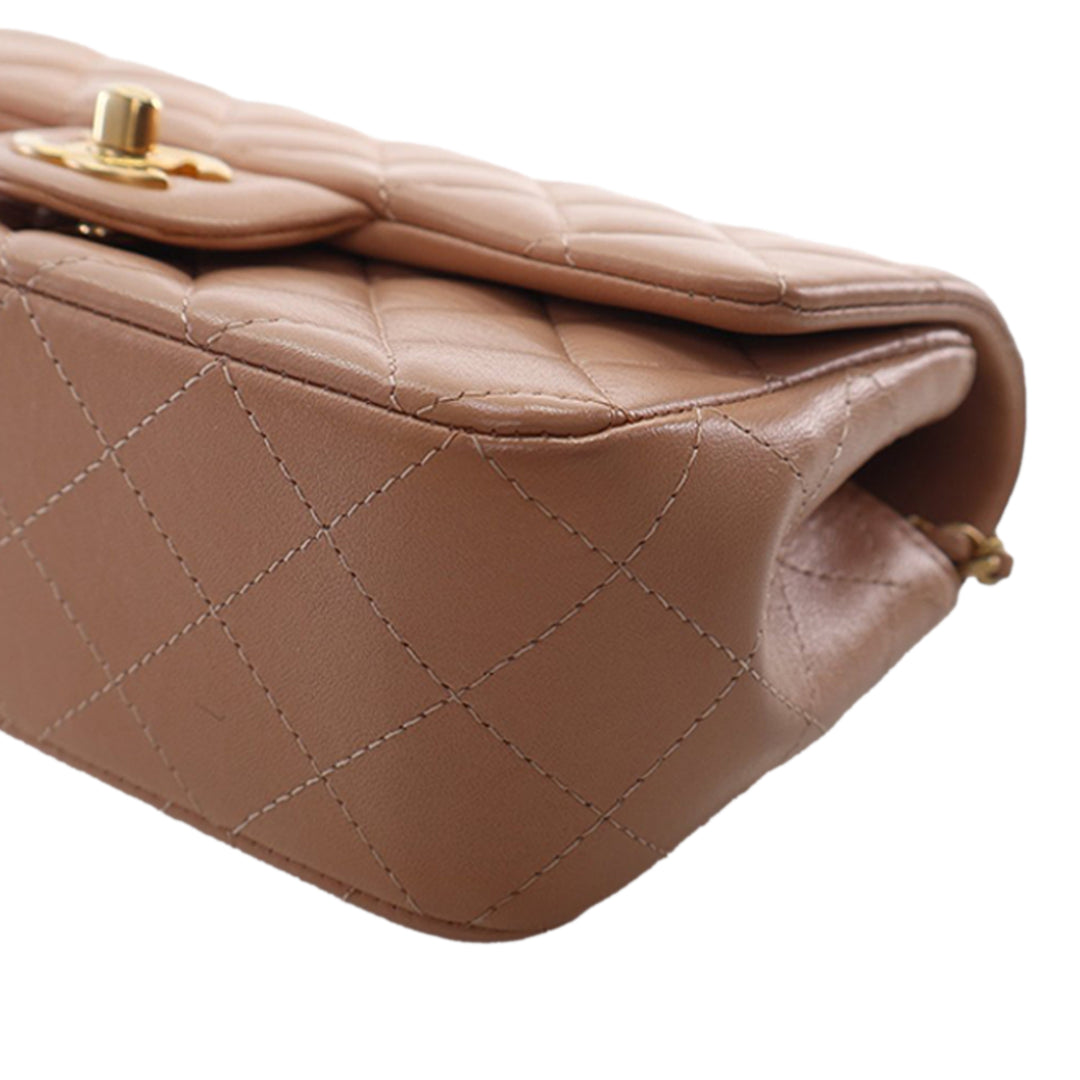 Chanel Mini Rectangular Classic Cuir d’agneau anse supérieure à rabat