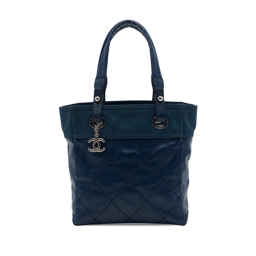 Chanel Matelassé Paris Biarritz Cabas Petit Toile enduite Bleu – vue principale – GABY PARIS