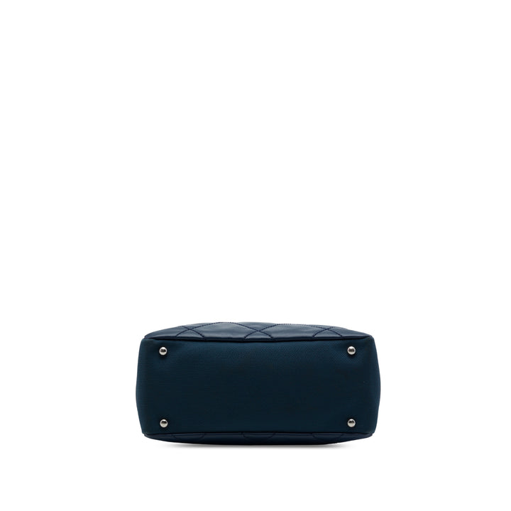 Chanel Matelassé Paris Biarritz Cabas Petit Toile enduite Bleu – vue 3 – GABY PARIS
