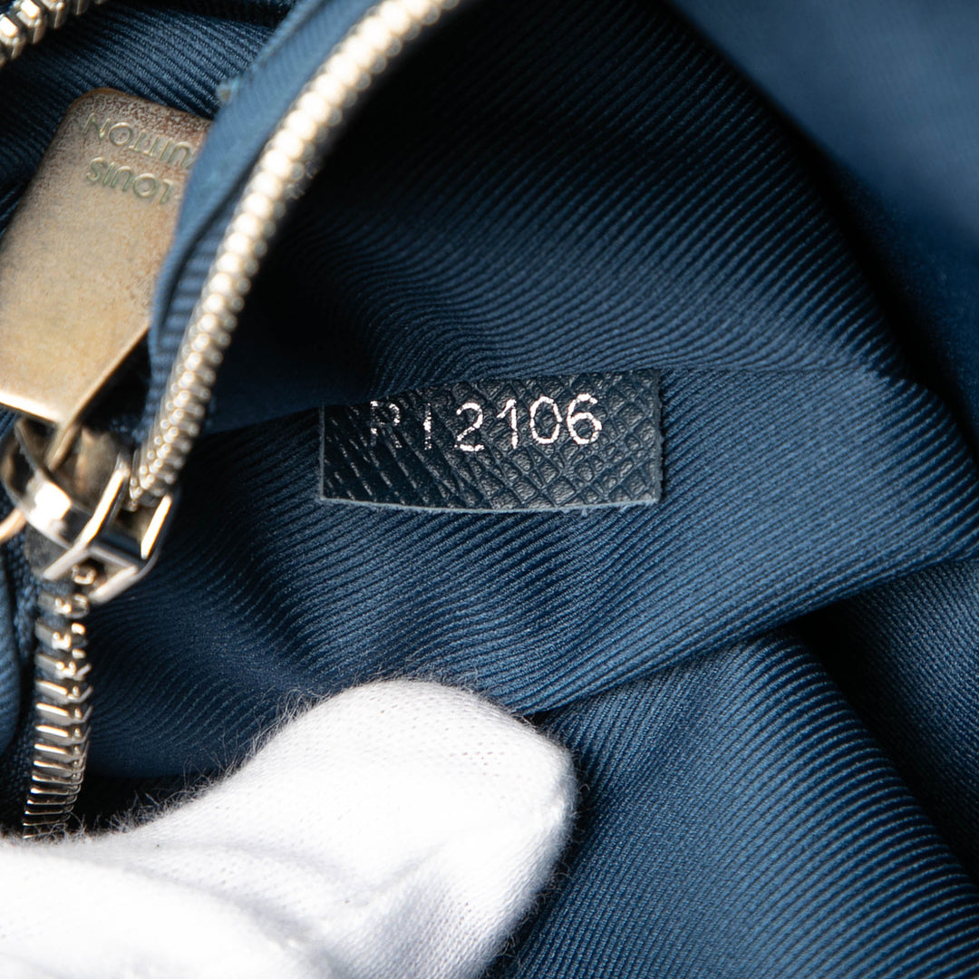 Louis Vuitton Taiga Porte Documents Business MM