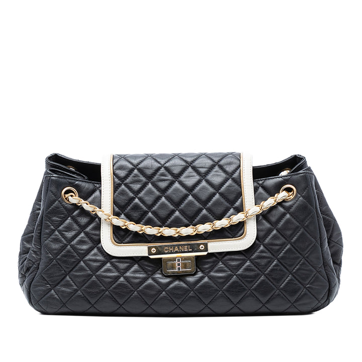 Chanel Medium Matelassé Cuir d’agneau Reissue 2.55 East West Mademoiselle Accordion à rabat